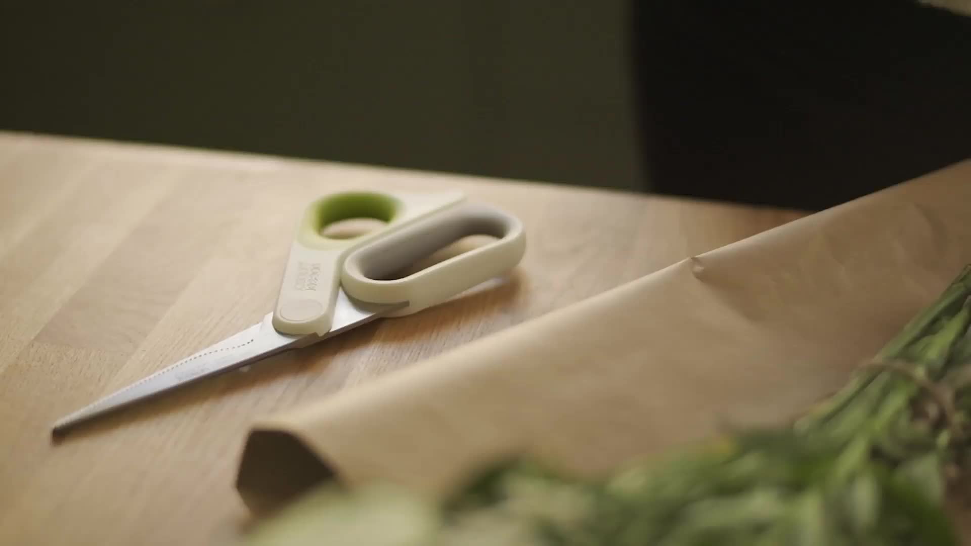 PowerGrip™ Kitchen Scissors | Joseph Joseph US